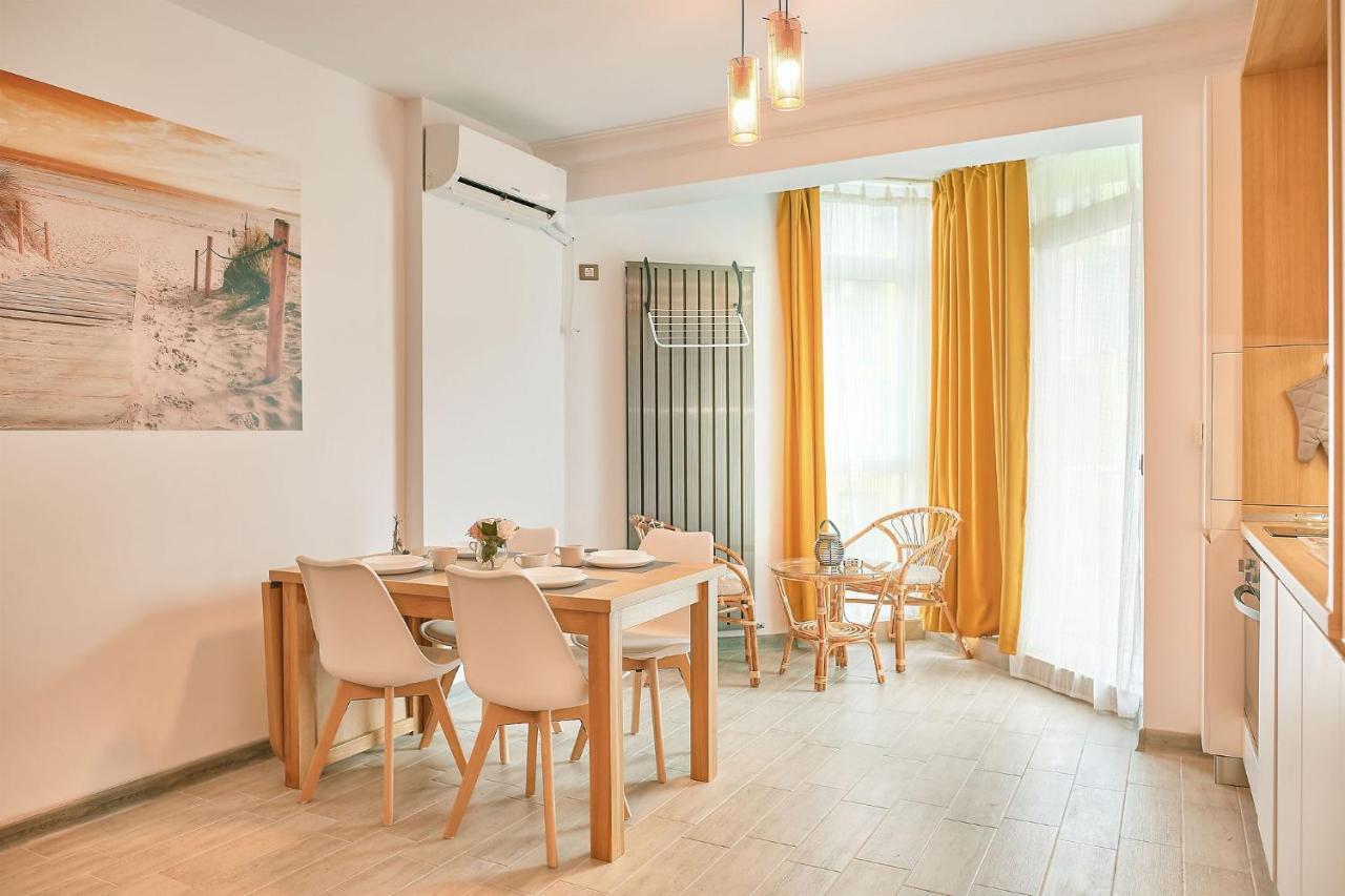 Opal Luxury Apartment 109 Spa N Pool Beach Resort Năvodari Exteriör bild